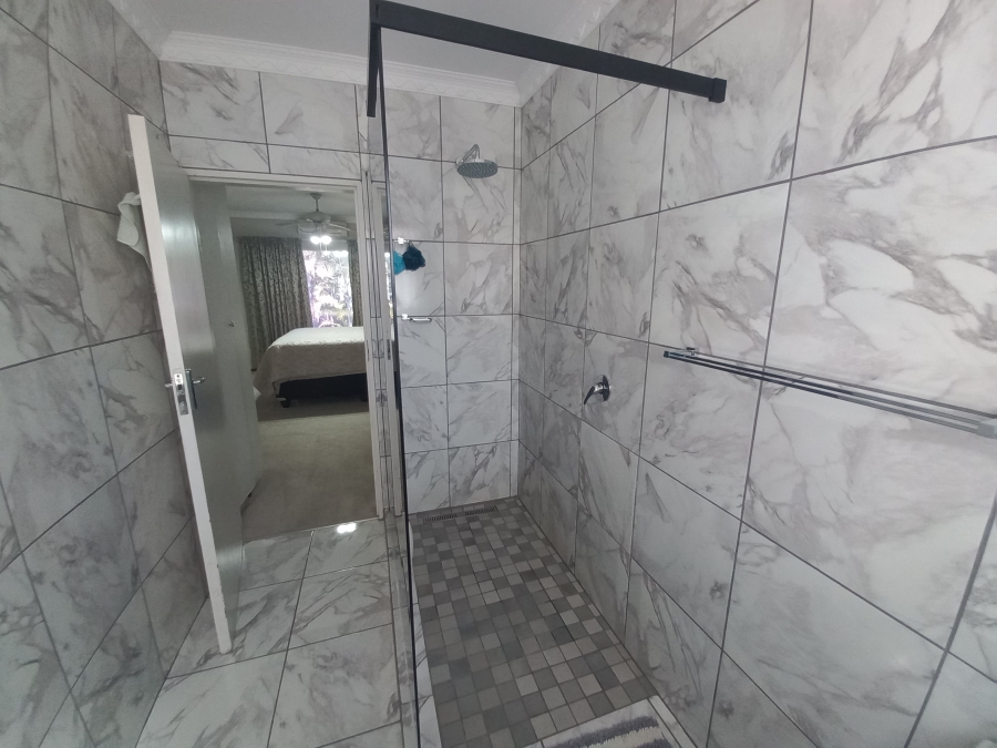 3 Bedroom Property for Sale in Safari Gardens North West